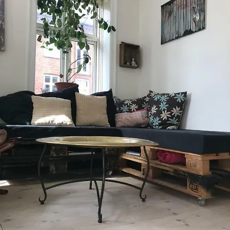 Apartment Charming Apart. 5 Min Walk From Central Station